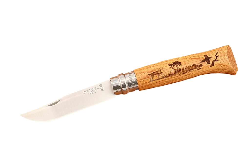 Opinel №8, гравировка «Собака» — нож в открытом виде