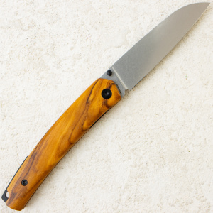 Нож Petrified Fish Patte V2, Stonewashed, 14C28N, Olive Wood Handle, PF719OWOW Нож Petrified Fish Patte V2, Stonewashed, 14C28N, Olive Wood Handle, PF719OWOW