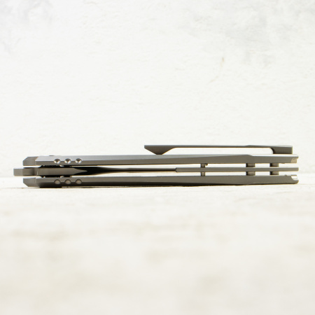 Нож WE Knife Winsome, Satin, M390, Gray Titanium/Carbon Fiber Handle, WE23092-2 Нож WE Knife Winsome, Satin, M390, Gray Titanium/Carbon Fiber Handle, WE23092-2