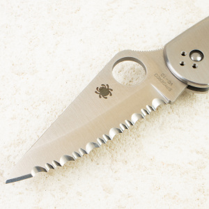 Нож Spyderco Delica 4, Serrated, VG-10, Stainless Steel, C11S Нож Spyderco Delica 4, Serrated, VG-10, Stainless Steel, C11S