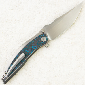 Нож WE Knife Quinseris, Rubbed Satin M390, Titanium Gray with Arctic Storm Fat Carbon Inlay Handle, WE23093-4 Нож WE Knife Quinseris, Rubbed Satin M390, Titanium Gray with Arctic Storm Fat Carbon Inlay Handle, WE23093-4