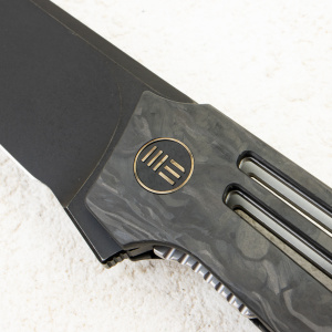 WE Knife Speedliner, CPM 20CV, Shredded Carbon Fiber / Titanium Handle WE Knife Speedliner, CPM 20CV, Shredded Carbon Fiber / Titanium Handle