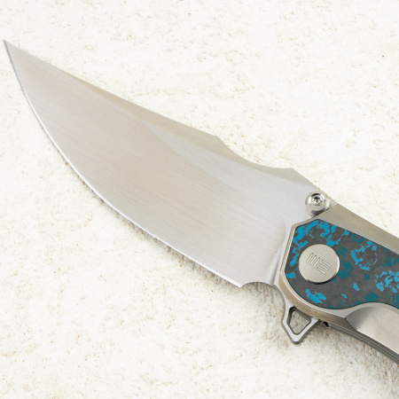Нож WE Knife Quinseris, Rubbed Satin M390, Titanium Gray with Arctic Storm Fat Carbon Inlay Handle, WE23093-4 Нож WE Knife Quinseris, Rubbed Satin M390, Titanium Gray with Arctic Storm Fat Carbon Inlay Handle, WE23093-4