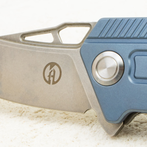 Нож Maxace Panzer, 14C28N, Titanium Blue Нож Maxace Panzer, 14C28N, Titanium Blue
