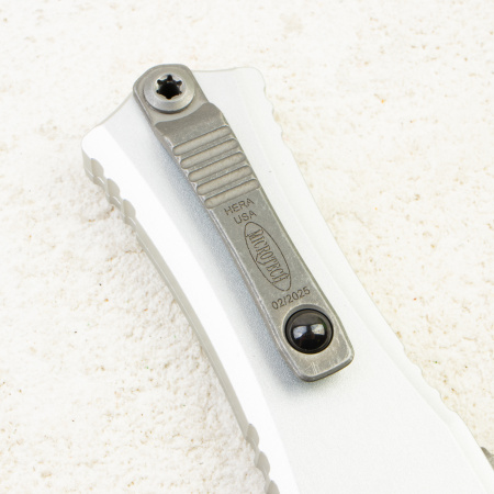 Нож Microtech Hera II Mini, Apocalyptic, M390, Aluminium Clear, 1703M-10 Нож Microtech Hera II Mini, Apocalyptic, M390, Aluminium Clear, 1703M-10