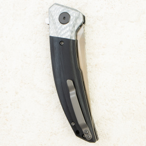 Нож Petrified Fish Deepsea, Satin, K110, Carbon Fiber/G10 Black Handle, PFP05DS Нож Petrified Fish Deepsea, Satin, K110, Carbon Fiber/G10 Black Handle, PFP05DS