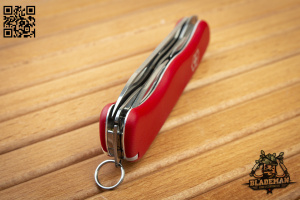 Нож перочинный Victorinox Adventurer Red - купить в интернет-магазине Blademan