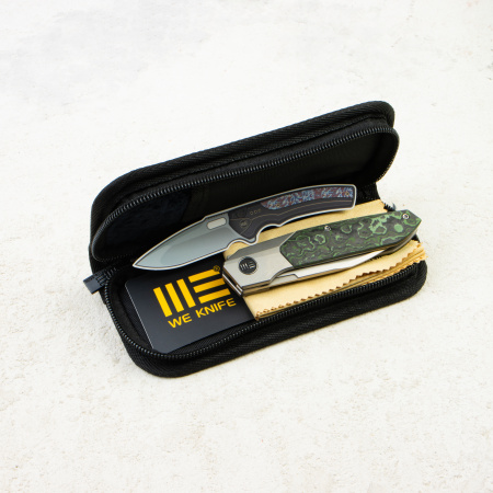 Нож WE Knife Brr15, Satin, M390, Gray Titanium/ Jungle Wear FatCarbon Fiber Handle, WE24007-4 Нож WE Knife Brr15, Satin, M390, Gray Titanium/ Jungle Wear FatCarbon Fiber Handle, WE24007-4