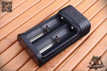 Зарядное устройство Fenix ARE-X2 - купить в интернет-магазине Blademan