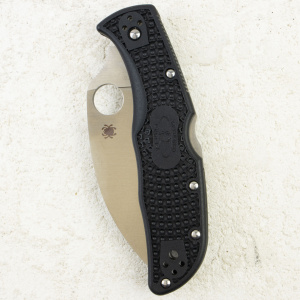 Нож Spyderco Endela Wharncliffe, Serrated, VG-10, FRN Black, C243FSWCBK Нож Spyderco Endela Wharncliffe, Serrated, VG-10, FRN Black, C243FSWCBK