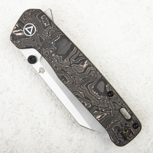 Нож QSP Penguin PLUS, 20CV, Copper Foil Carbon Fiber/Titanium, QS130XL-E1 Нож QSP Penguin PLUS, 20CV, Copper Foil Carbon Fiber/Titanium, QS130XL-E1