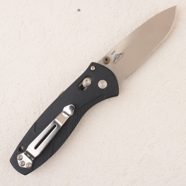 Нож Benchmade Mini Barrage, S30V, Black Richlite Handle, 585-03