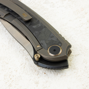Нож WE Knife Winsome, Satin, M390, Bronze Titanium/ Marble Carbon Fiber Нож WE Knife Winsome, Satin, M390, Bronze Titanium/ Marble Carbon Fiber Handle, WE23092-3Handle, WE23092-3 Нож WE Knife Winsome, Satin, M390, Bronze Titanium/ Marble Carbon Fiber Нож WE Knife Winsome, Satin, M390, Bronze Titanium/ Marble Carbon Fiber Handle, WE23092-3Handle, WE23092-3