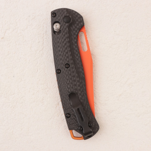 Нож Benchmade Taggedout, MagnaCut, Black Carbon Fiber Handle, 15535OR-01