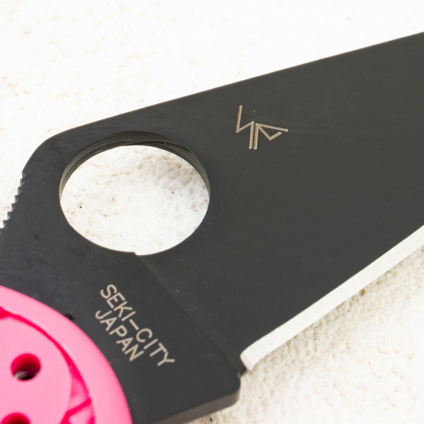 Нож Spyderco Delica 4, S30V, FRN Pink, C11FPPNS30VBK