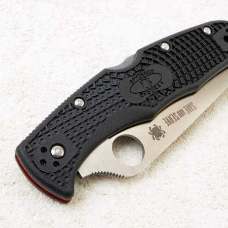 Нож Spyderco Endura 4 Thin Red Line, VG-10, FRN Black, C10FPSBKRD Нож Spyderco Endura 4 Thin Red Line, VG-10, FRN Black, C10FPSBKRD