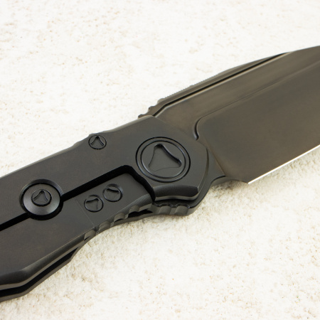 Нож Microtech Anax, M390, Titanium/Carbon Fiber Black, 190C-1 Нож Microtech Anax, M390, Titanium/Carbon Fiber Black, 190C-1