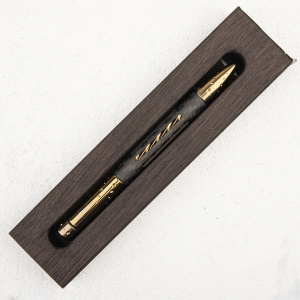 Ручка lion STEEL Nyala, Carbon Fiber, Gold Ручка lion STEEL Nyala, Carbon Fiber, Gold - купить в интернет-магазине Blademan