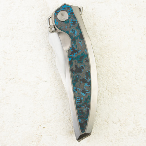 Нож WE Knife Quinseris, Rubbed Satin M390, Titanium Gray with Arctic Storm Fat Carbon Inlay Handle, WE23093-4 Нож WE Knife Quinseris, Rubbed Satin M390, Titanium Gray with Arctic Storm Fat Carbon Inlay Handle, WE23093-4