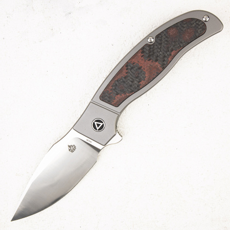 Нож QSP Legatus, M390, Titanium/Carbon+G10 Red