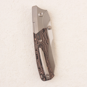 Нож Remette WD107-TB, M390, Titanium/Carbon Black/Orange Handle