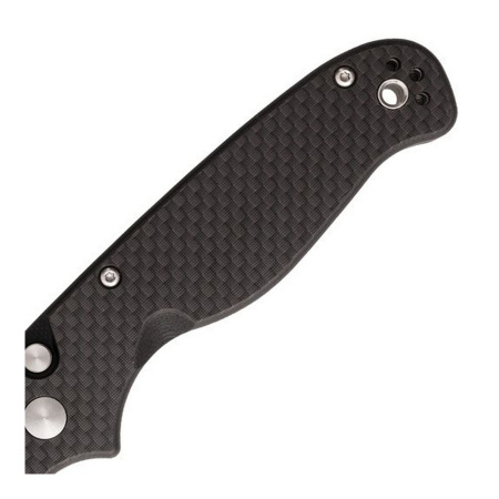 Нож Spyderco ButtonUp, чёрные карбон и G10, C275CFP — рукоять — крупный план