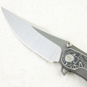 Нож WE Knife Quinseris, Satin M390, Titanium Gray with Aluminum Foil Carbon Inlay Handle, WE23093-3 Нож WE Knife Quinseris, Satin M390, Titanium Gray with Aluminum Foil Carbon Inlay Handle, WE23093-3