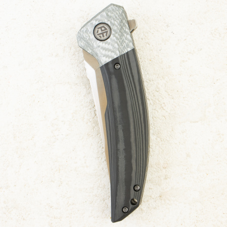 Нож Petrified Fish Deepsea, Satin, K110, Carbon Fiber Handle, PFP05CS Нож Petrified Fish Deepsea, Satin, K110, Carbon Fiber Handle, PFP05CS