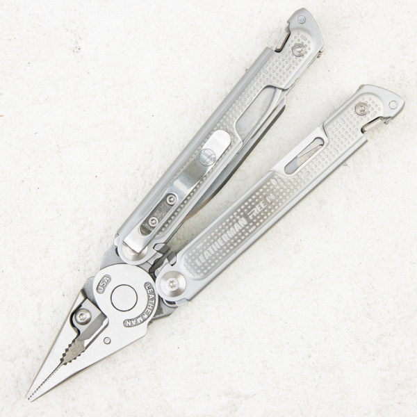 Мультитул Leatherman FREE P4 832642 - купить в интернет-магазине Blademan