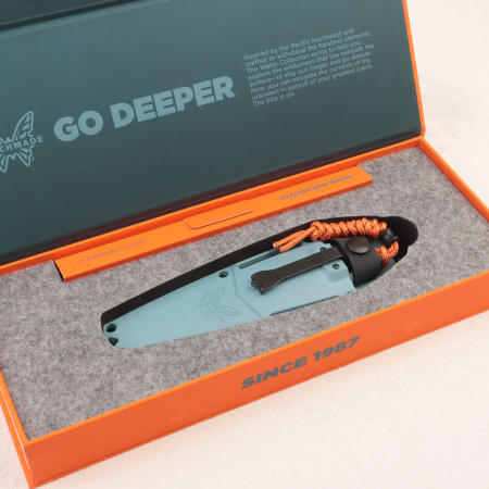 Нож Benchmade Intersect, MagnaCut, Depth Blue Santoprene Handle, Blue Molded Sheath, 18050, (Water Collection)