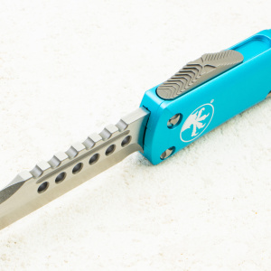 Нож Microtech UTX-85 Hellhound, Stonewash, M390, Aluminum Blue, 719-10 TQS, (Signature Series) Нож Microtech UTX-85 Hellhound, Stonewash, M390, Aluminum Blue, 719-10 TQS, (Signature Series)