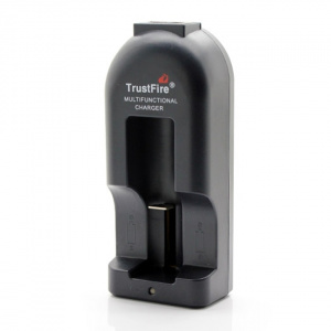 Зарядное устройство 1x18650 TrustFire TR-002 Зарядное устройство 1x18650 TrustFire TR-002 - купить в интернет-магазине Blademan