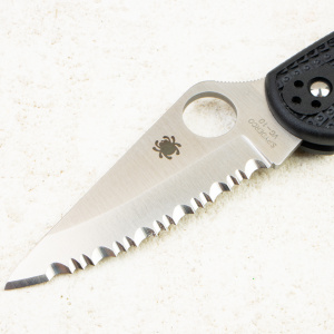Нож Spyderco Delica 4, Serrated, VG-10, FRN Black, C11SBK Нож Spyderco Delica 4, Serrated, VG-10, FRN Black, C11SBK