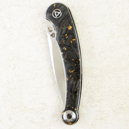 Нож QSP Dolphin, Mirror 14C28N, Carbon Fiber Black with Gold, QS161-A Нож QSP Dolphin, Mirror 14C28N, Carbon Fiber Black with Gold, QS161-A