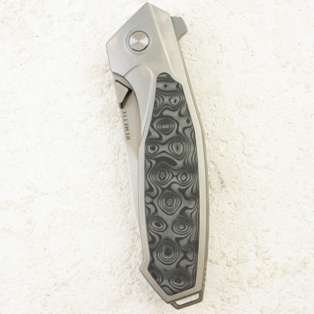 Нож Remette Kingfisher, M390, Titanium/Carbon Gray Handle, RTKF4 Нож Remette Kingfisher, M390, Titanium/Carbon Gray Handle, RTKF4