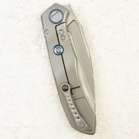 Нож Microtech Anax, M390, Titanium/Carbon Fiber Black Inlay, 190C-4 Нож Microtech Anax, M390, Titanium/Carbon Fiber Black Inlay, 190C-4