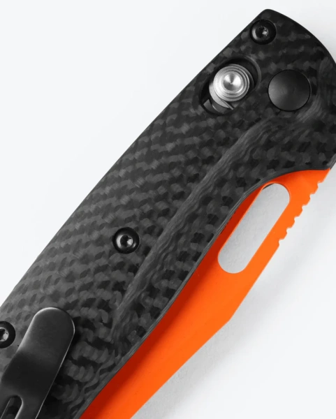 Нож Benchmade Mini Taggedout, MagnaCut, Black Carbon Fiber Handle, 15533OR-01