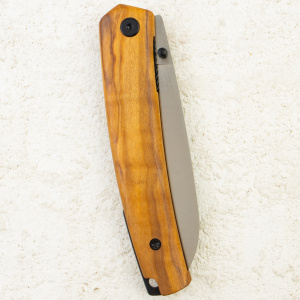 Нож Petrified Fish Patte V2, Satin, 14C28N, Olive Wood Handle, PF719OWOS Нож Petrified Fish Patte V2, Satin, 14C28N, Olive Wood Handle, PF719OWOS
