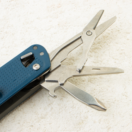 Мультитул Leatherman Free T4, Navy, 832879