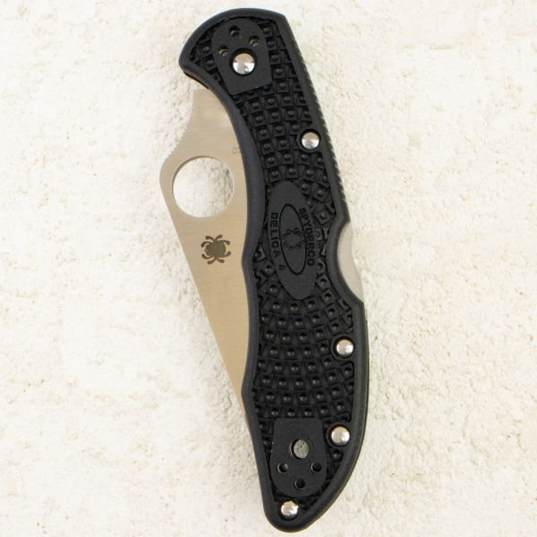 Нож Spyderco Delica 4, Serrated, VG-10, FRN Black, C11SBK