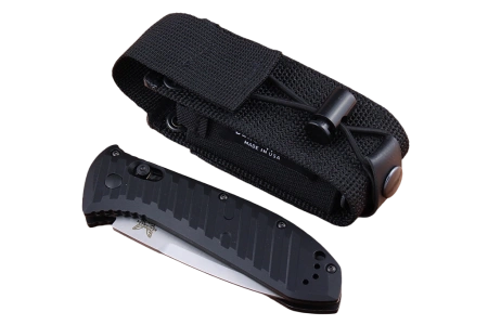 Benchmade Auto Presidio II 5700 — нож и чехол на исходной фотографии
