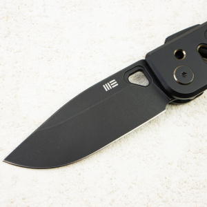 Нож WE Knife Tyro, Black Stonewashed CPM 20CV, Titanium Black/Golden Handle, WE24001-1 Нож WE Knife Tyro, Black Stonewashed CPM 20CV, Titanium Black/Golden Handle, WE24001-1