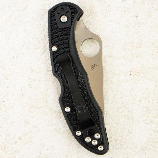 Нож Spyderco Delica 4, Serrated, VG-10, FRN Black, C11SBK