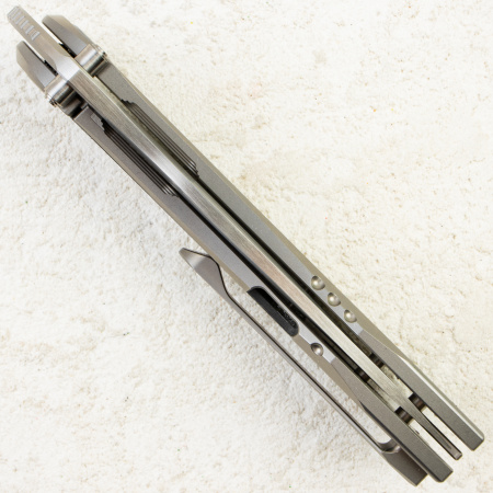 Нож WE Knife Winsome, Satin, M390, Gray Titanium/Carbon Fiber Handle, WE23092-2 Нож WE Knife Winsome, Satin, M390, Gray Titanium/Carbon Fiber Handle, WE23092-2