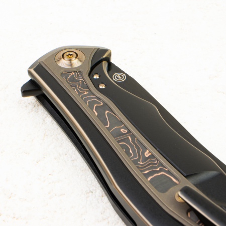 Нож WE Knife Zonda, CPM 20CV, Copper Foil Carbon Fiber / Black Titanium Handle Нож WE Knife Zonda, CPM 20CV, Copper Foil Carbon Fiber / Black Titanium Handle - купить в интернет-магазине Blademan