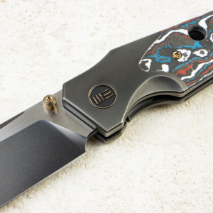 Нож WE Knife WE-Guthrie, Polished Gray, CPM 20CV, Titanium/FatCarbon Fiber Inlay Handle, WE23072B-3 Нож WE Knife WE-Guthrie, Polished Gray, CPM 20CV, Titanium/FatCarbon Fiber Inlay Handle, WE23072B-3