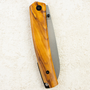 Нож Petrified Fish Patte V2, Stonewashed, 14C28N, Olive Wood Handle, PF719OWOW Нож Petrified Fish Patte V2, Stonewashed, 14C28N, Olive Wood Handle, PF719OWOW