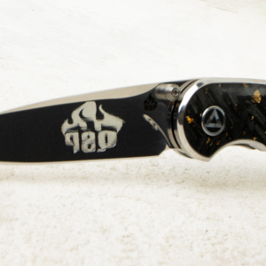 Нож QSP Dolphin, Mirror 14C28N, Carbon Fiber Black with Gold, QS161-A Нож QSP Dolphin, Mirror 14C28N, Carbon Fiber Black with Gold, QS161-A