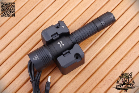 Фонарь Fenix UC50 XM-L2 (U2) Фонарь Fenix UC50 XM-L2 (U2) - купить в интернет-магазине Blademan